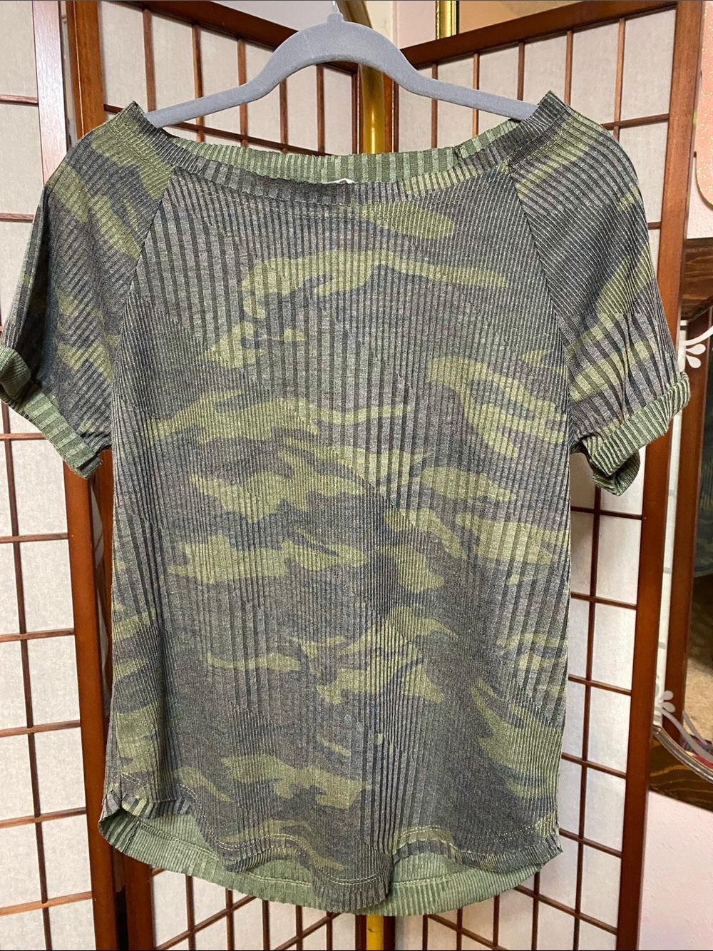 CBrand Ribbed Camo Short Sleeve Top